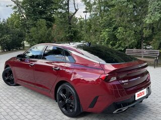 2020 Kia K5 III, красный, 2500000 рублей, вид 4