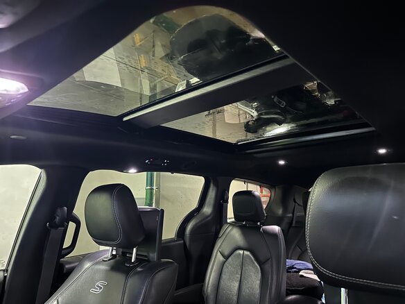 2018 Chrysler Pacifica RU, чёрный, 2970000 рублей - вид 11