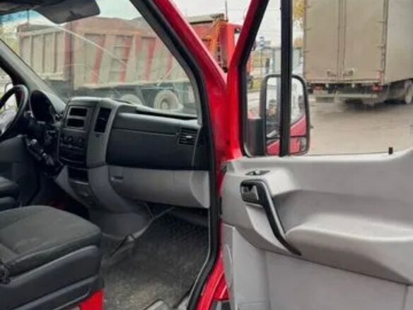2014 Mercedes-Benz Sprinter, красный, 1700000 рублей - вид 9