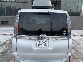 2017 Toyota Voxy III (R80) Рестайлинг, серый, 1799000 рублей, вид 4