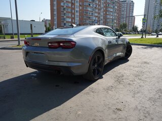 2020 Chevrolet Camaro VI Рестайлинг, серый, 2800000 рублей, вид 5