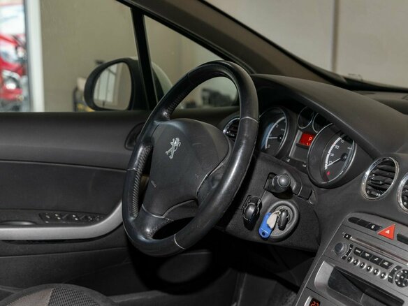 2011 Peugeot 308 I Рестайлинг, белый, 550000 рублей - вид 10
