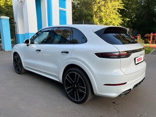 2018 Porsche Cayenne S III, белый, 8150000 рублей, вид 3