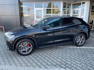 2023 Alfa Romeo Stelvio I Рестайлинг, чёрный, 5946000 рублей, вид 3