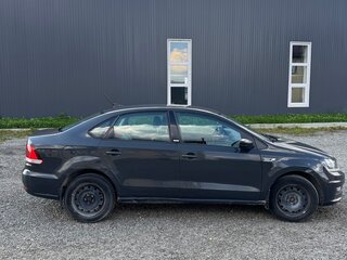 2017 Volkswagen Polo V Рестайлинг, серый, 700000 рублей, вид 3