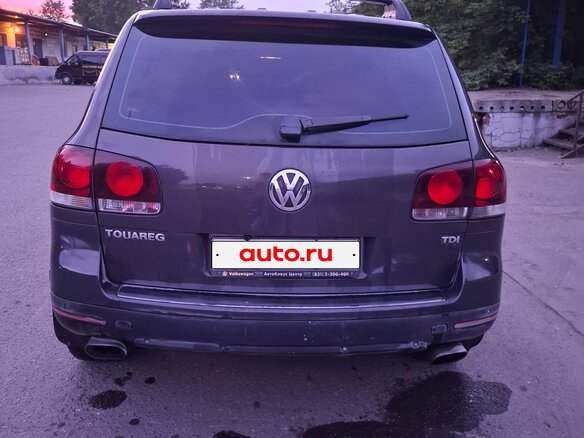 2007 Volkswagen Touareg I Рестайлинг, чёрный, 1250000 рублей - вид 2