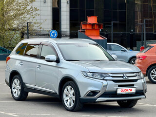 2016 Mitsubishi Outlander III Рестайлинг 2, серебристый, 1380000 рублей, вид 3