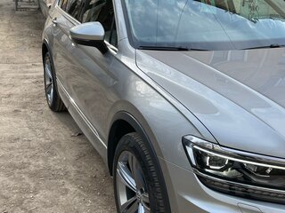 2019 Volkswagen Tiguan II, серый, 4300000 рублей, вид 2