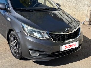 2015 Kia Rio III Рестайлинг, серый, 950000 рублей, вид 5
