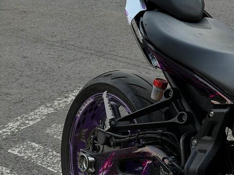 2019 Yamaha MT-07 (FZ-07), фиолетовый, 699000 рублей, вид 5
