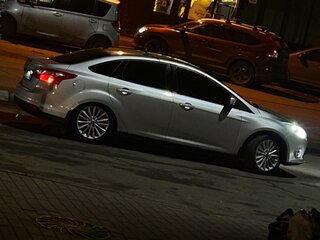 2013 Ford Focus III, серебристый, 635000 рублей, вид 4