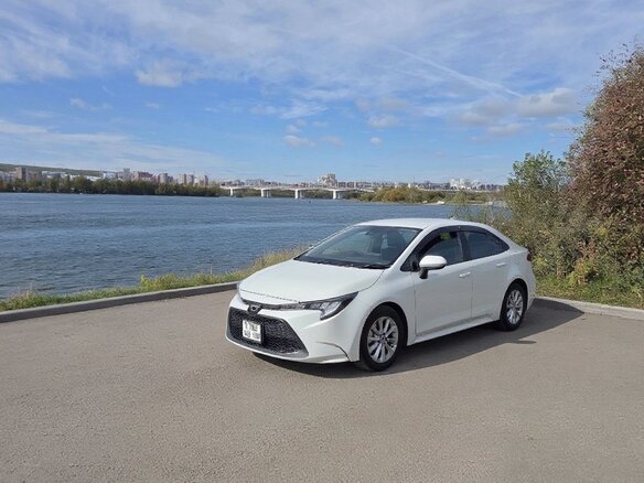 2019 Toyota Corolla XII (E210), белый, 1690000 рублей - вид 1