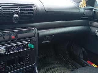 1998 Audi A4 I (B5), серебристый, 390000 рублей, вид 5