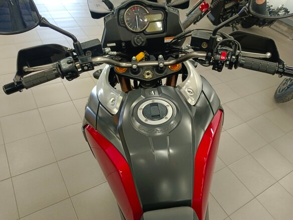 2014 Suzuki V-Strom 1000, красный, 630000 рублей - вид 22