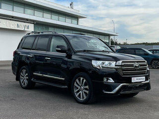 2017 Toyota Land Cruiser 200 Series Рестайлинг 2, чёрный, 6845000 рублей, вид 3