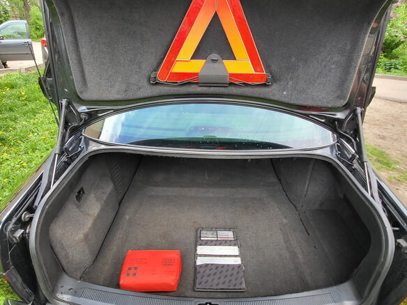 1998 Audi S8 I (D2), чёрный, 1300000 рублей - вид 11