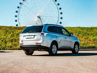 2014 Mitsubishi Outlander III, серебристый, 1240000 рублей, вид 2