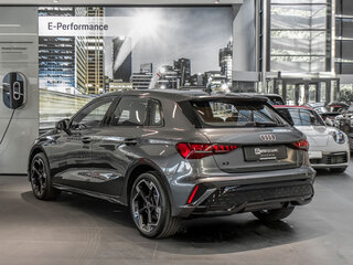 2025 Audi A3 Sportback 35 TFSI IV (8Y) Рестайлинг, серый, 4199000 рублей, вид 3
