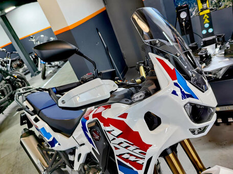 2025 Honda CRF 1100L Africa Twin, белый, 2900000 рублей, вид 5