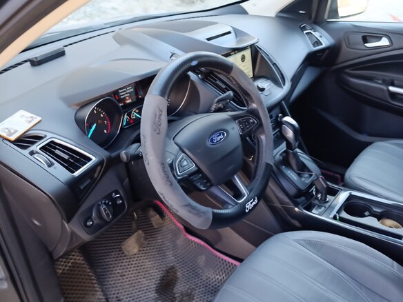 2017 Ford Kuga II Рестайлинг, серый, 1575000 рублей - вид 7