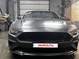2018 Ford Mustang VI Рестайлинг, серый, 2300000 рублей, вид 3