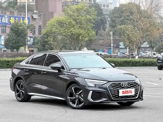 2023 Audi A3 35 TFSI IV (8Y), серебристый, 1980000 рублей, вид 1