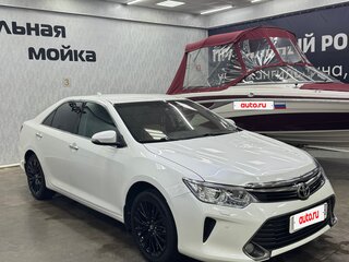 2015 Toyota Camry VII (XV50) Рестайлинг, белый, 1900000 рублей, вид 1
