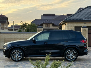 2020 BMW X5 40d IV (G05/G18), чёрный, 7200000 рублей, вид 3