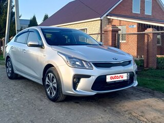2019 Kia Rio IV, серебристый, 1580000 рублей, вид 2