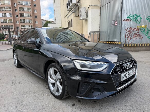 2020 Audi A4 45 TFSI V (B9) Рестайлинг, чёрный - вид 1