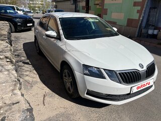 2018 Skoda Octavia III (A7) Рестайлинг, белый, 950000 рублей, вид 4