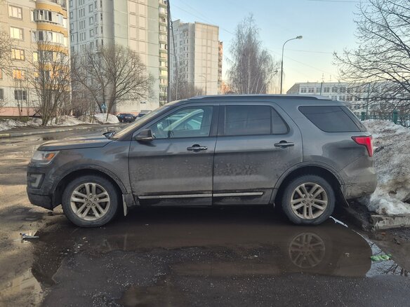 2016 Ford Explorer V Рестайлинг, серый, 1700000 рублей - вид 7