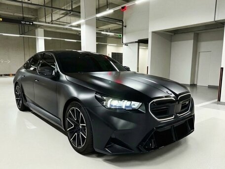 BMW M5 VII (G90)