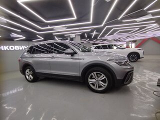 2021 Volkswagen Tiguan Allspace II Рестайлинг, серый, 4300000 рублей, вид 4