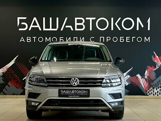 2019 Volkswagen Tiguan II, серебристый, 2480000 рублей, вид 2