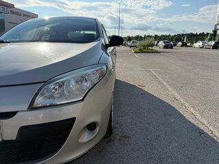 2010 Renault Megane III, бежевый, 675000 рублей, вид 2