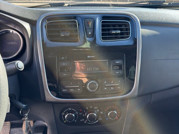 2017 Renault Logan II, белый, 890000 рублей - вид 12