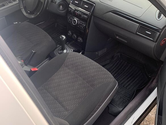 2015 Lada (ВАЗ) Priora I Рестайлинг, белый, 560000 рублей - вид 5
