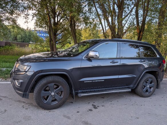 2013 Jeep Grand Cherokee IV (WK2) Рестайлинг, серый, 1850000 рублей - вид 3