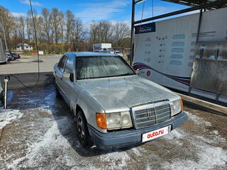 1992 Mercedes-Benz W124 230 4-speed, серебристый, 199900 рублей, вид 1