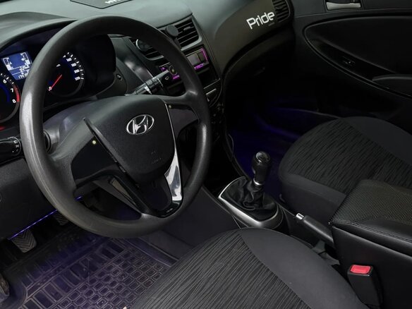 2014 Hyundai Solaris I, чёрный, 800000 рублей - вид 15