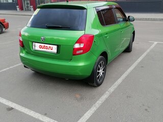2013 Skoda Fabia II Рестайлинг, зелёный, 455000 рублей, вид 3