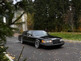 1994 Lincoln Town Car II, чёрный, 2500000 рублей, вид 1