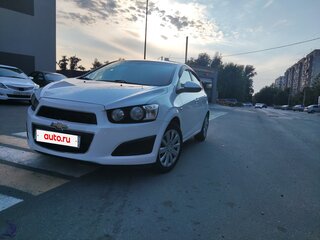 2014 Chevrolet Aveo II, белый, 576000 рублей, вид 1