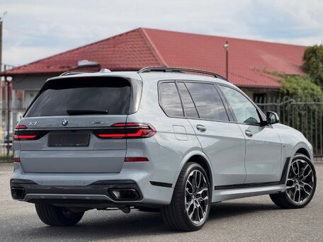 2026 BMW X7 40d I (G07) Рестайлинг, серый, 13000000 рублей, вид 4