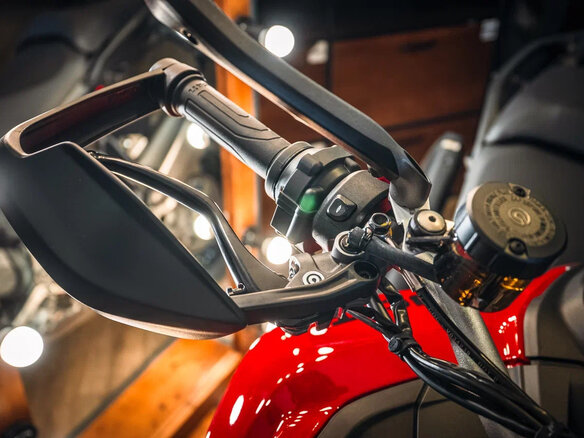 2026 Ducati Multistrada V2, красный, 2490000 рублей - вид 8