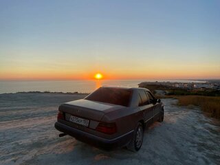 1989 Mercedes-Benz W124 230, серый, 350000 рублей, вид 3