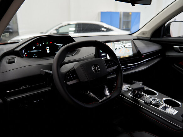 2025 Changan UNI-S I, красный, 3209900 рублей - вид 13