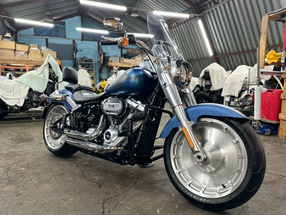 2018 Harley-Davidson Fat Boy, синий, 1990000 рублей