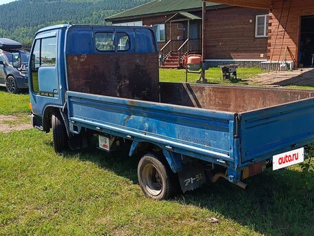 1993 Nissan Atlas, синий, 860000 рублей, вид 4